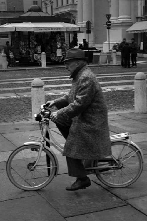 uomo_02.jpg