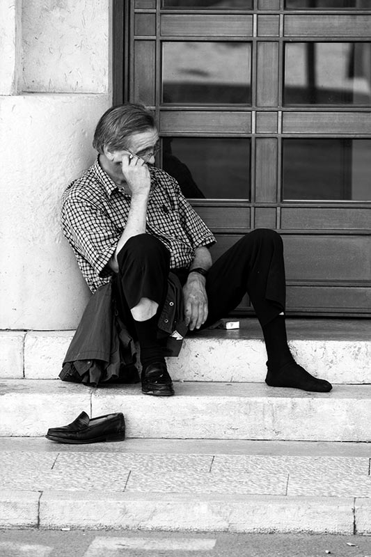 uomo_scarpa_01_BW_800.jpg