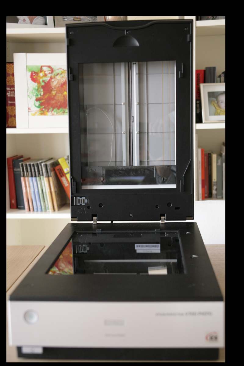 V700 open.jpg