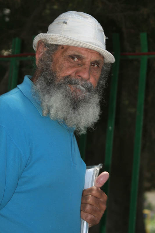 vecchio con barba original.jpg