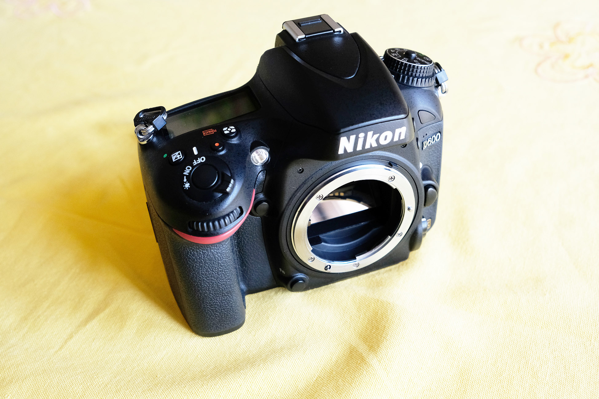 VENDITA-NIKON-D600-E-OBIETTIVI_29lug2019_0131.jpg
