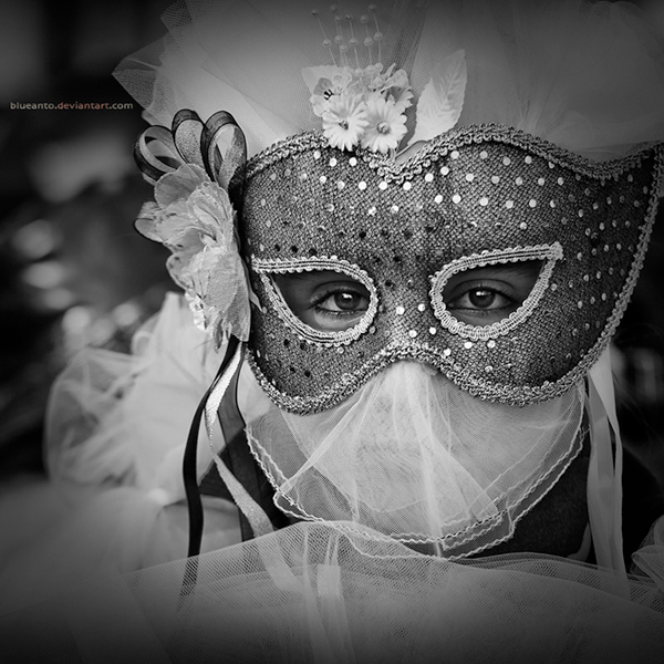 Venezia__Mask_in_the_Dark_by_blueanto.jpg