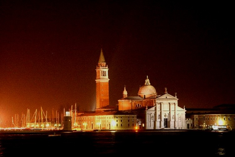 veneziascuro.jpg