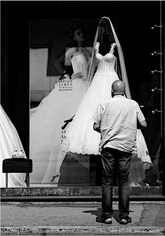 vetrina sposa.jpg