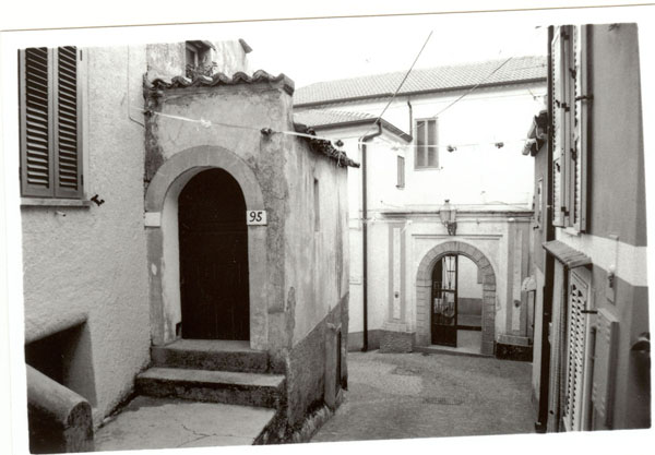 vicolo2_368.jpg