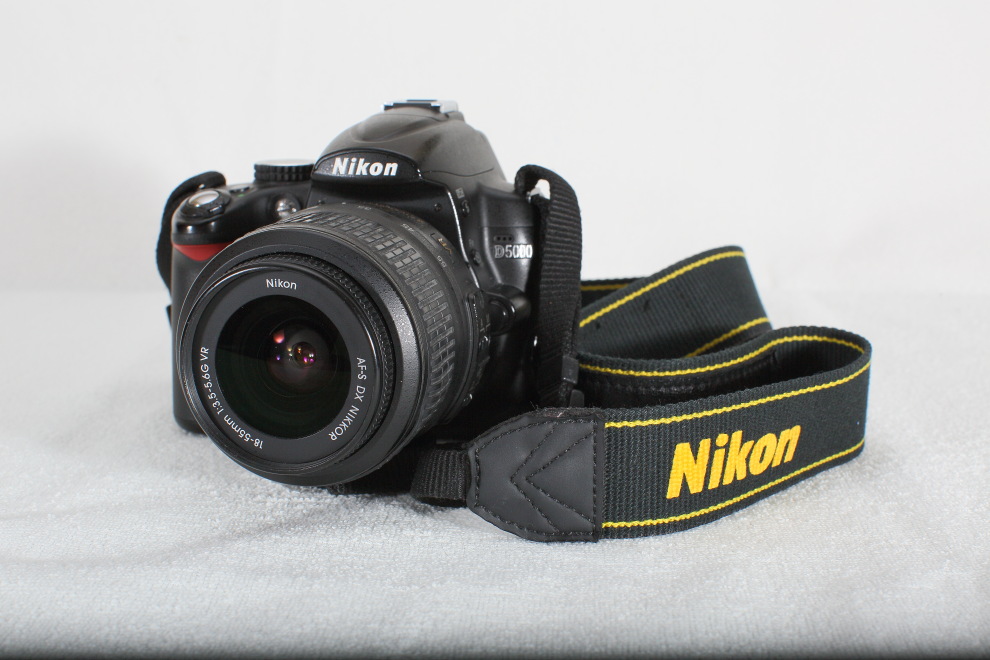 Vindita Nikon_2Vendita Nikon A.JPG