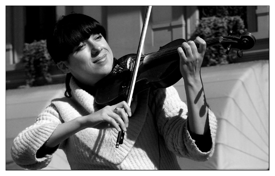 violinouf8-BIANCOENERO.jpg