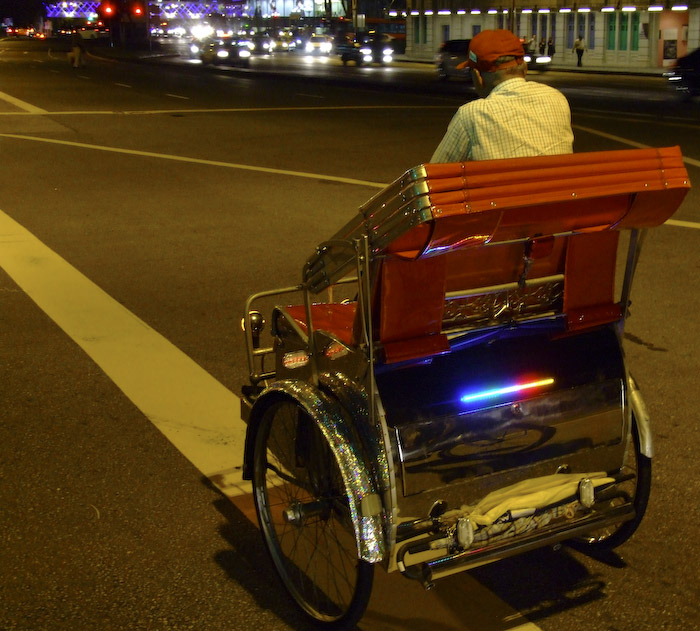Walking in Singapore Suburbs-1249.jpg