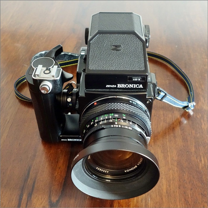 Zenza Bronica ETRsi con Zenzanon 40mm f.4 rid.JPG